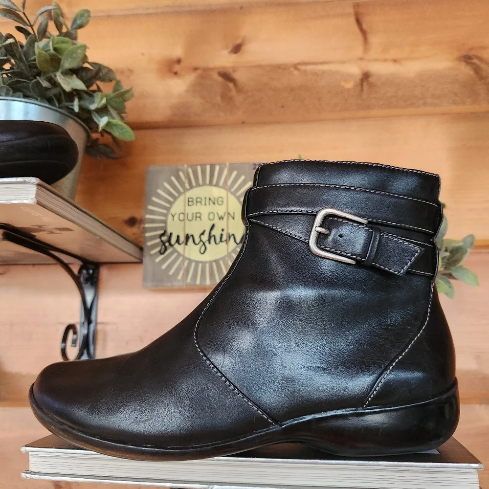 Azaleia Black Leather Ankle Buckle Boots Booties Western Classic Comfy Zip Sz 8M